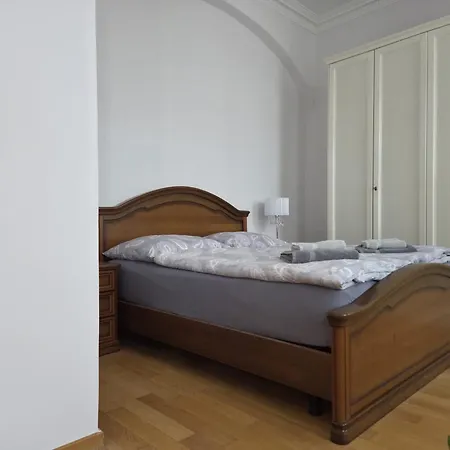 U Zlateho Lva Apart Otel 3*